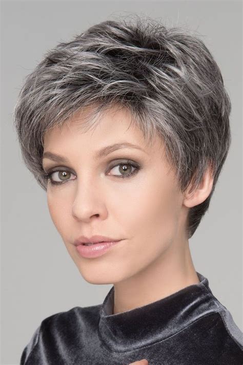 coupes courtes cheveux gris femme|coupe cheveux gris femme.